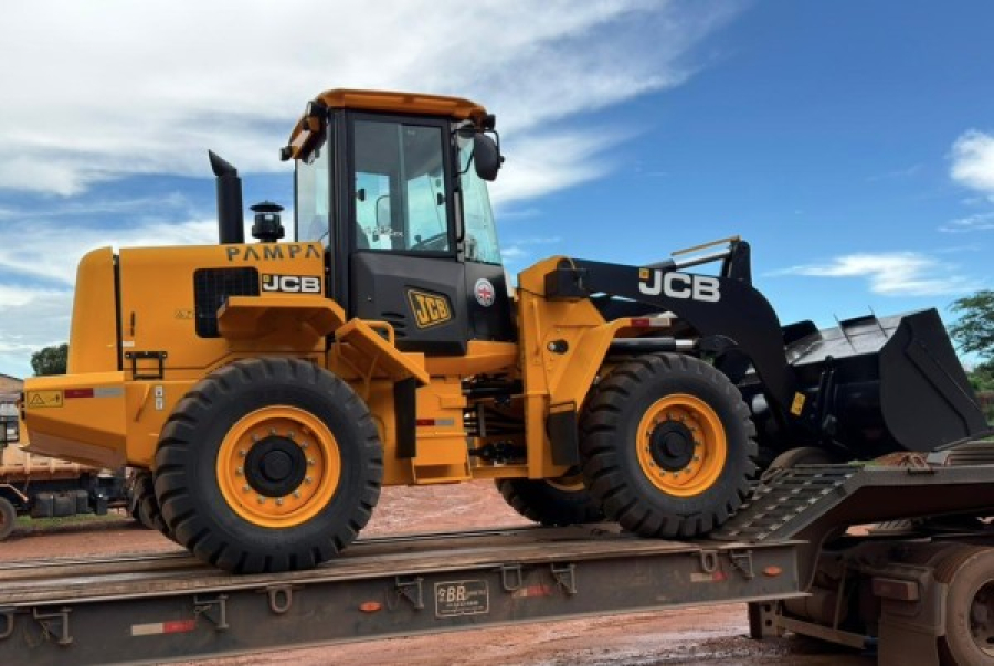 Colíder: Nova pá carregadeira é adquirida para reforçar obras e recuperação de estradas